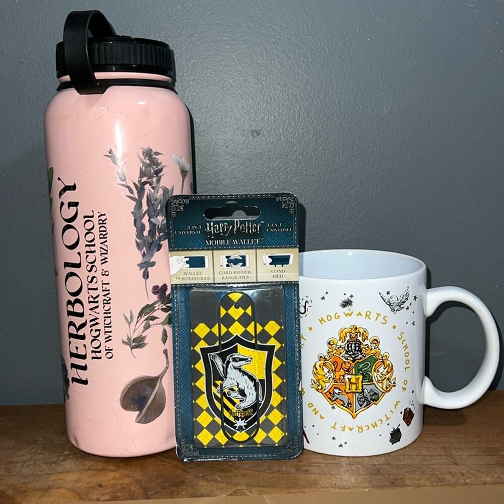 Harry Potter variety box Hufflepuff mobile wallet Hogwarts mug pink used canteen